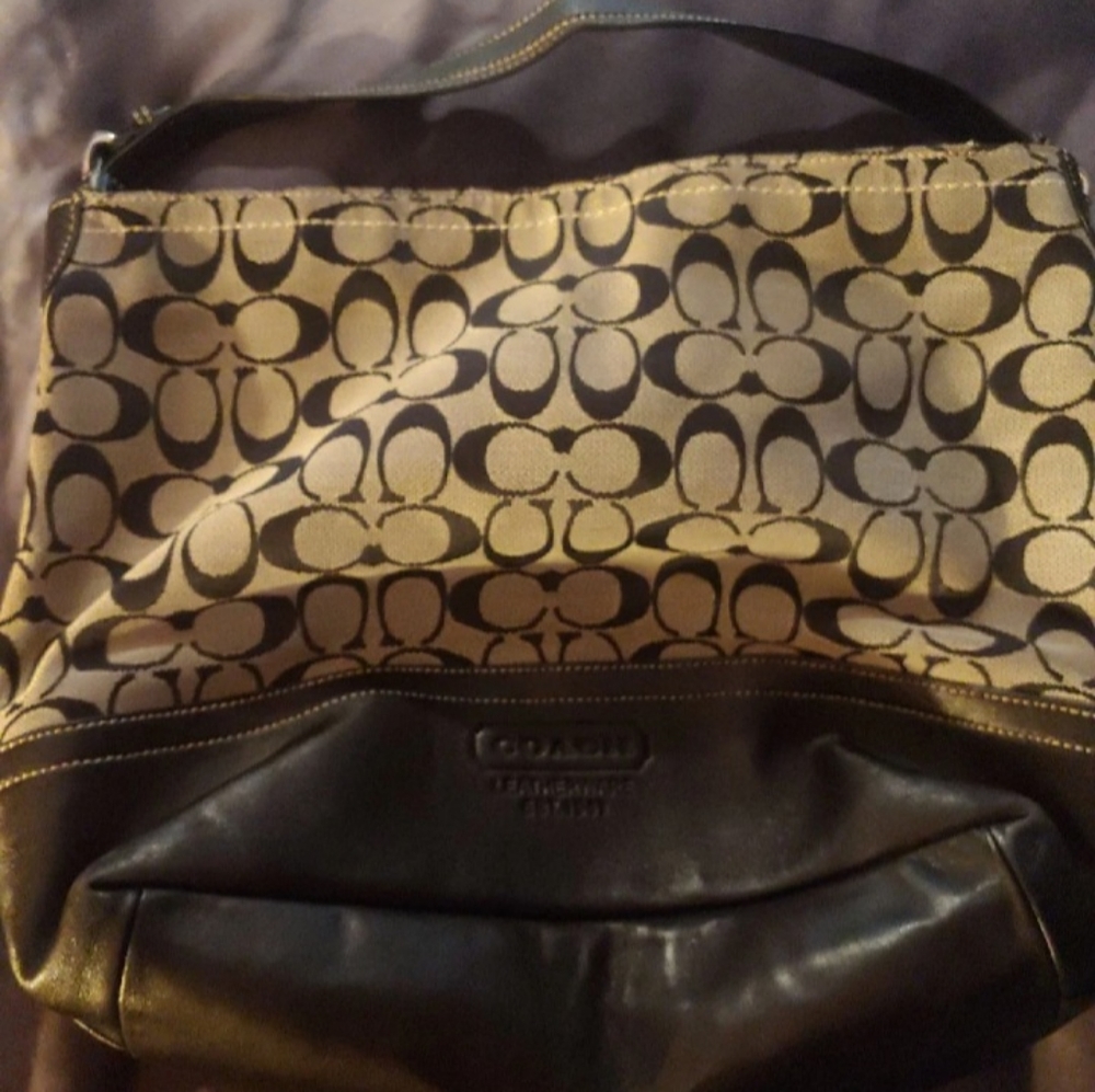 Coach Park Signature Hobo Bag - Picture 2 of 7
